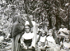 Duitse en Amerikaanse nonnen en paters bevrijd 1944