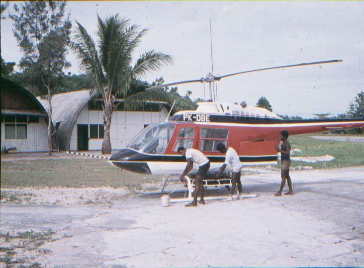 BD/37/6 - 
Helicopter (eigendom oliemaatschappij), voormalige marinebasis Kaimana
