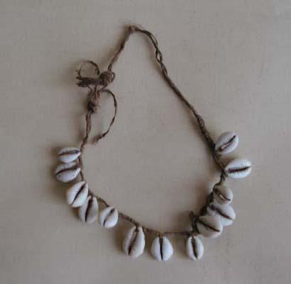 EA/59/33 - 
neck ornament 
