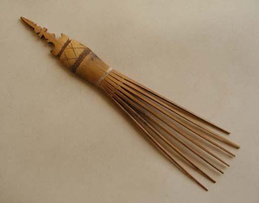 EA/59/37 - 
hair ornament 
