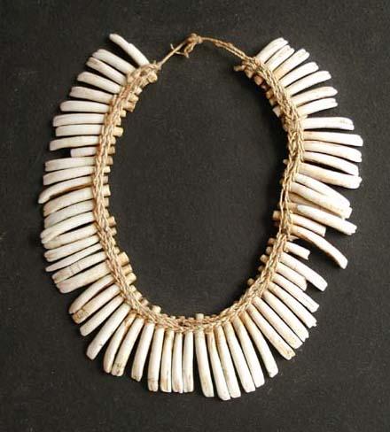 EA/59/38 - 
neck ornament 
