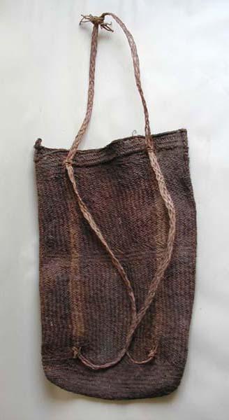 EA/59/43 - 
bag
