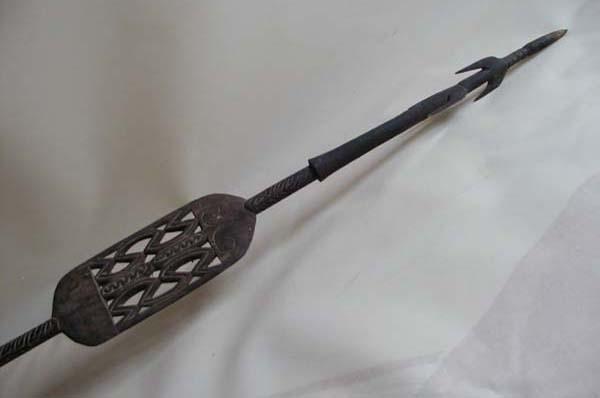 EA/59/56 - 
spear
