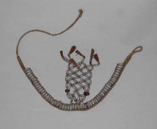 EA/67/20 - 
neck ornament 
