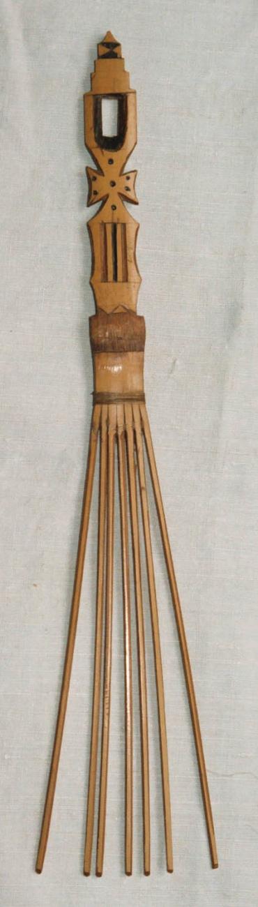 EA/117/3 - 
haircomb
