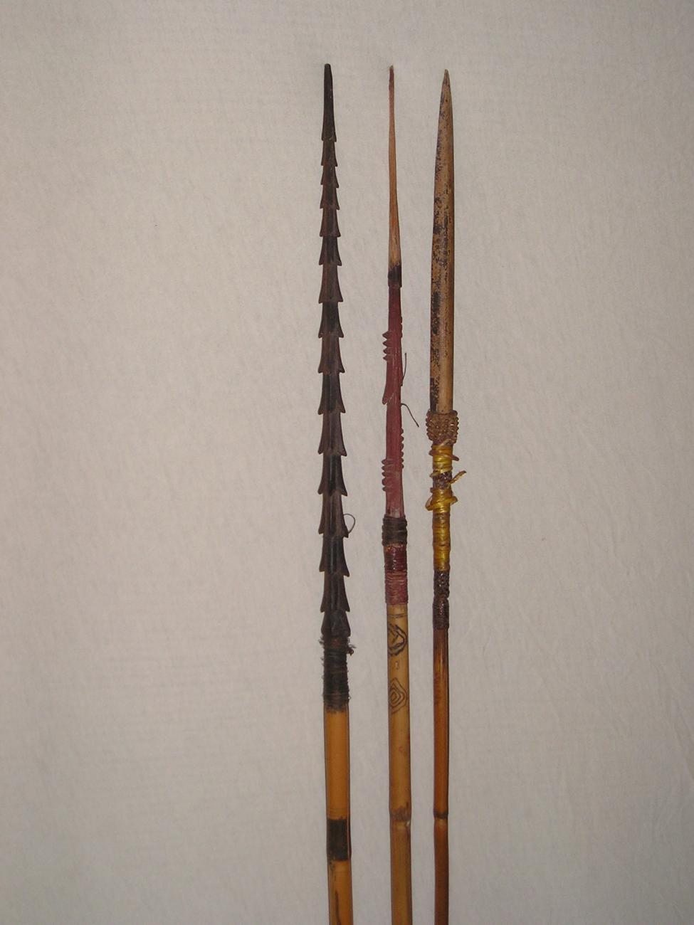 EA/149/7 - 
arrow
