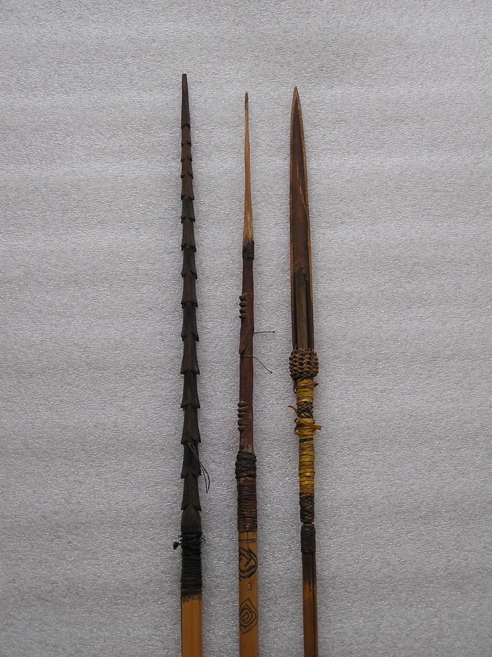 EA/149/7 - 
arrow
