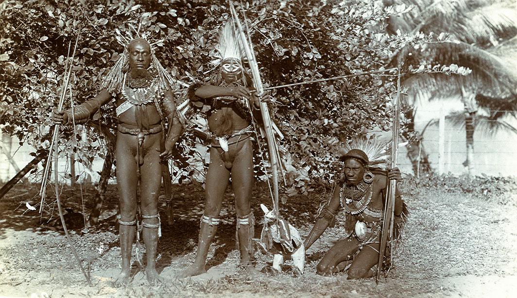 BD/168/12 -
Papua people in ritual cloths