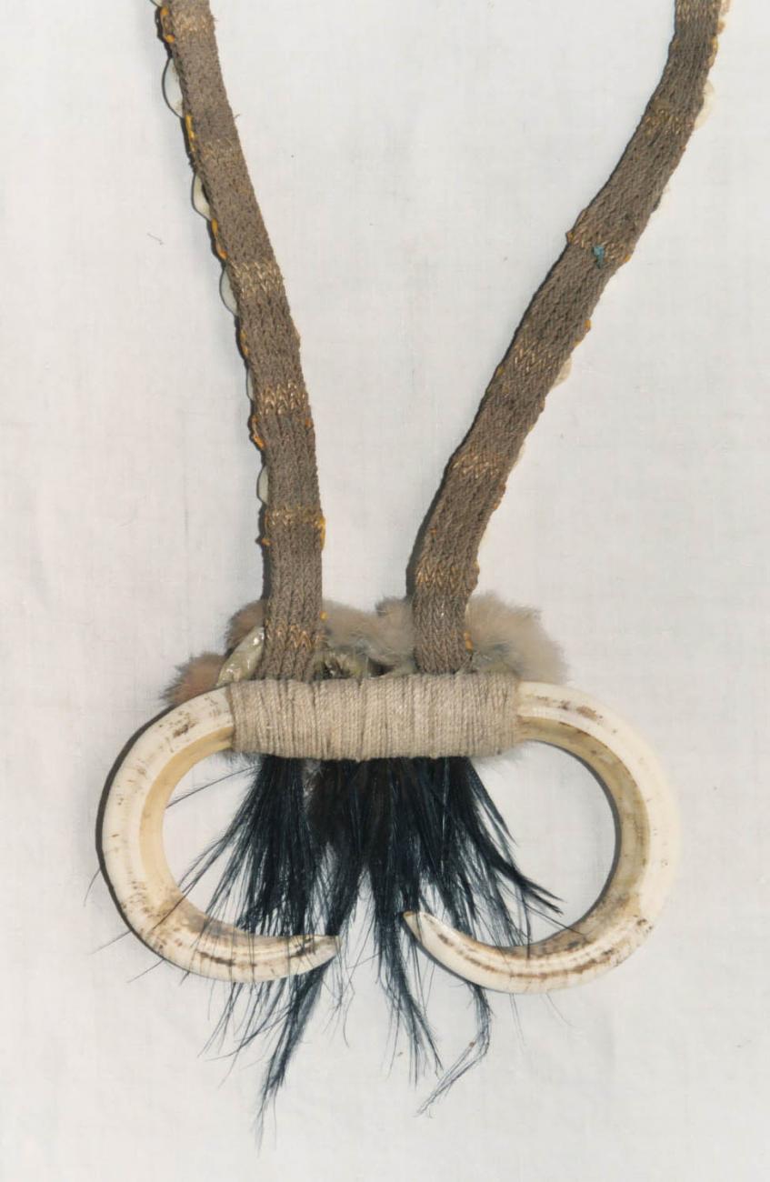 EA/96/7 - 
neck ornament 
