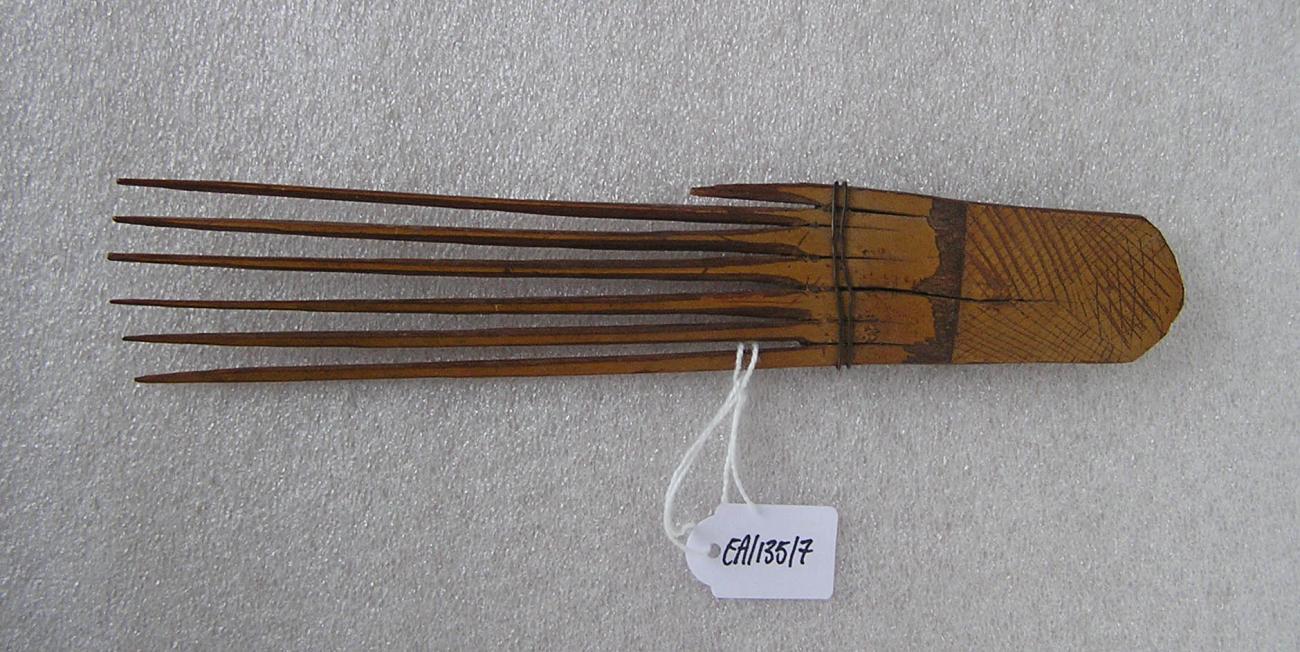 EA/135/7 - 
comb
