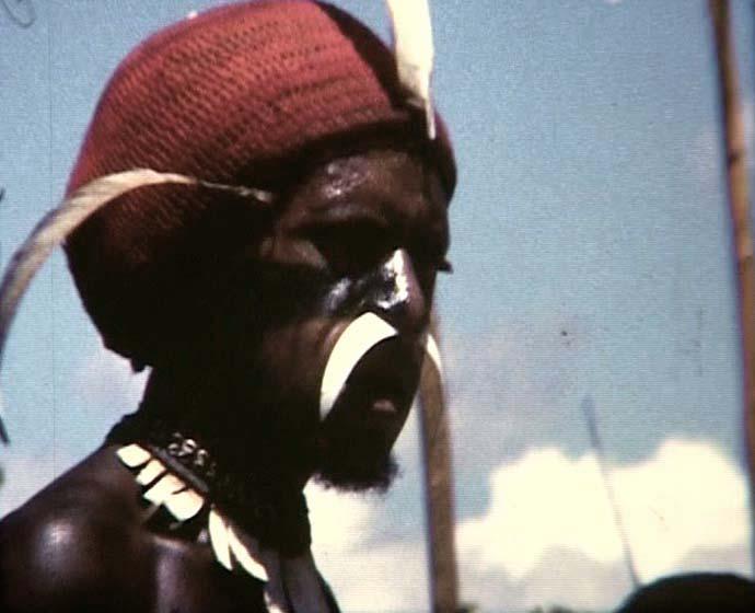 FI/40/27 -
Pugina en vliegveld Wamena