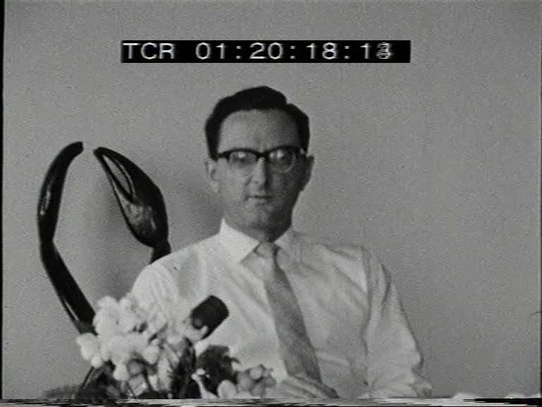 FI/1200/88 -
Reportage Anthony van Kampen 1: Installatie van de Nieuw-Guinea Raad