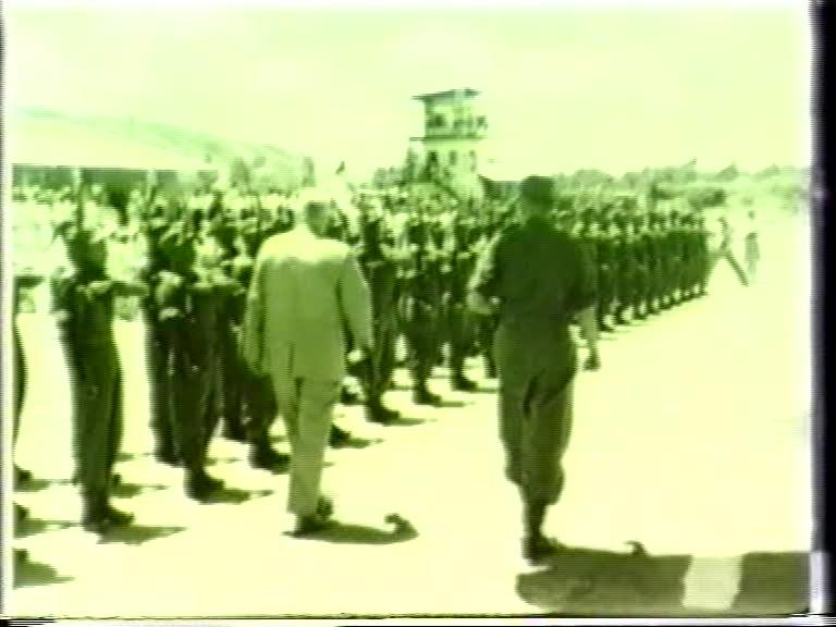 FI/1200/122 -
Parlementaire delegatie in Nieuw-Guinea