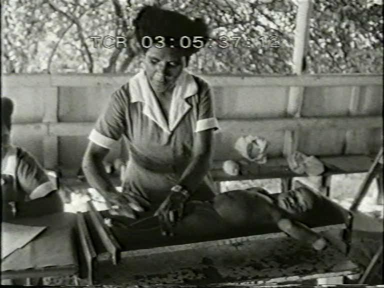 FI/1200/146 -
Nieuw-Guinea Kroniek 8: Onderwijs aan de inheemse bevolking