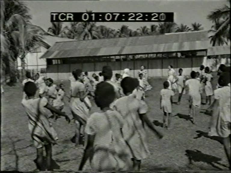 FI/1200/147 -
Nieuw-Guinea Kroniek 1: Nieuw-Guinea in opbouw