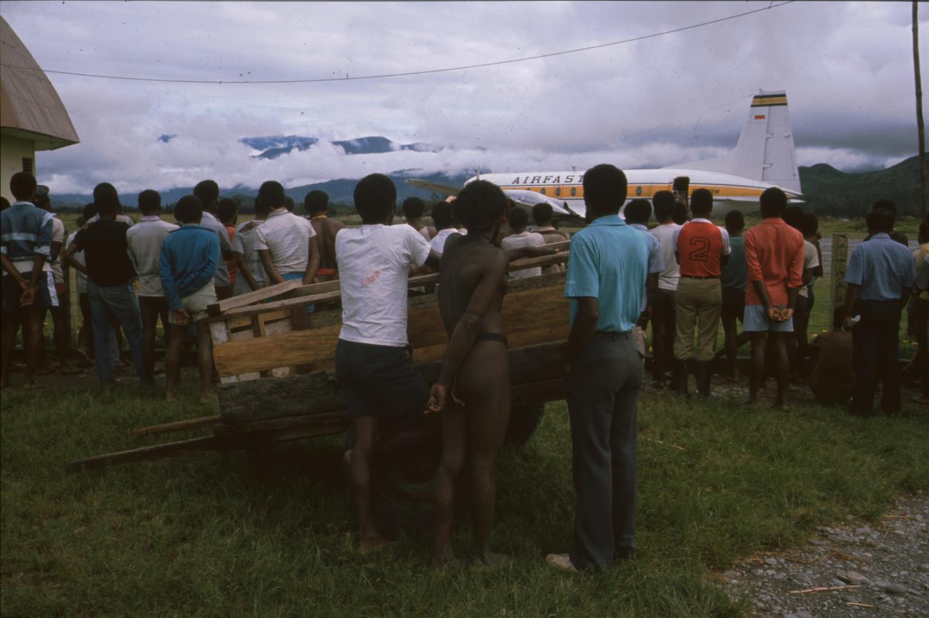 BD/166/291 -
Group of Papua people at the airport