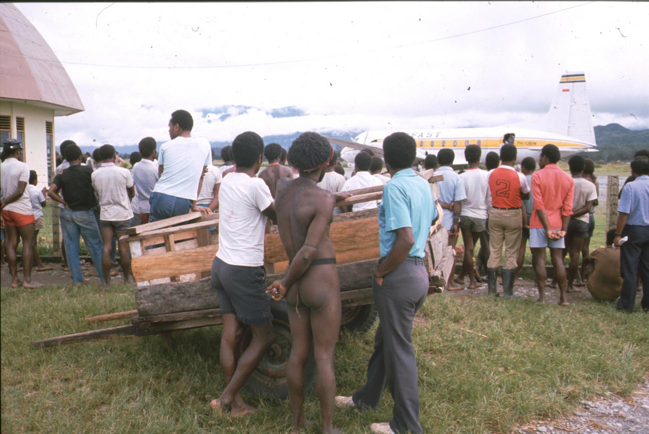 BD/166/291 -
Group of Papua people at the airport