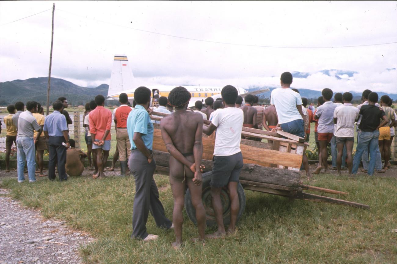 BD/166/291 -
Group of Papua people at the airport