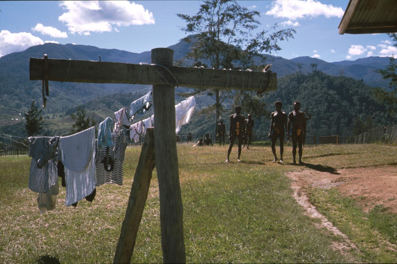 BD/166/36 -
Clothes fluttering on clothesline