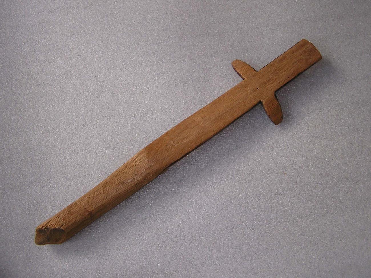 EA/174/5 - 
crucifix 

