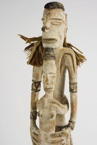 EA/196/8 - 
group statue
