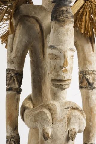 EA/196/8 - 
group statue
