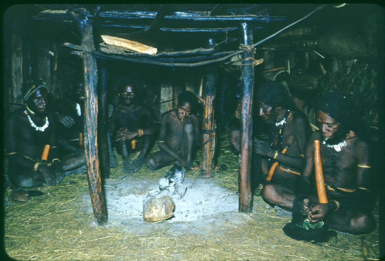 BD/209/1039 -
Fireplace inside men's house