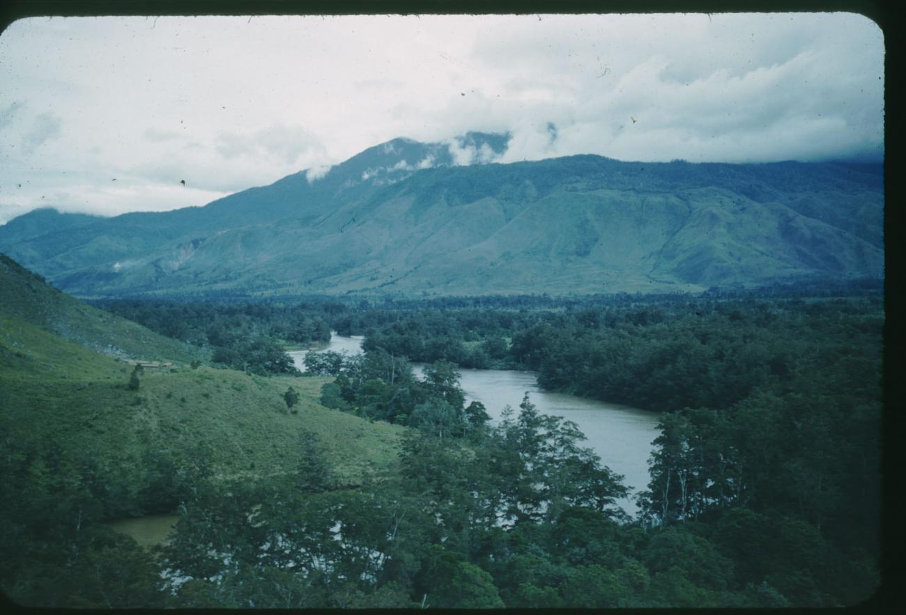 BD/209/1057 - 
Valley with river
