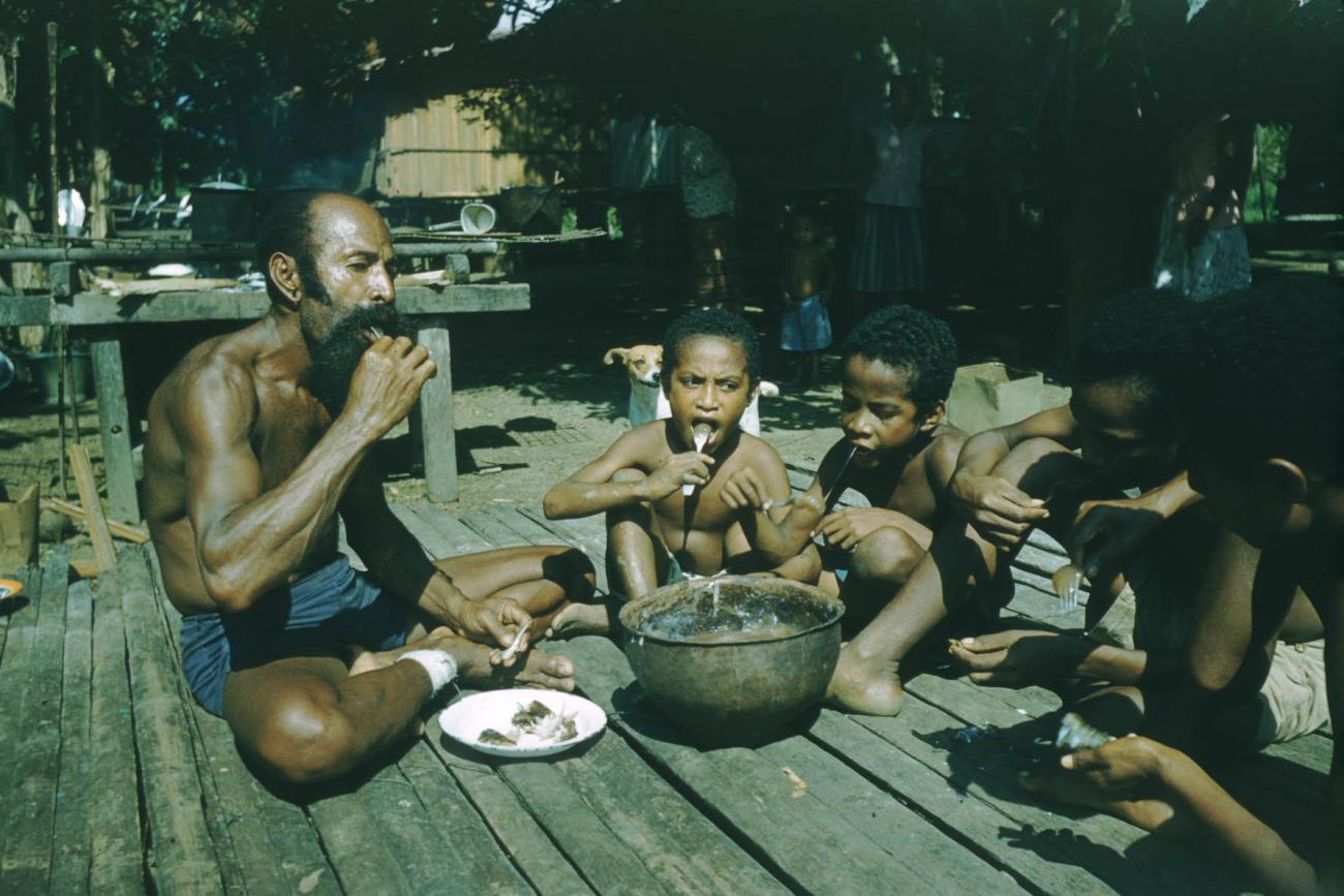 BD/209/4079 -
Sago-cultures