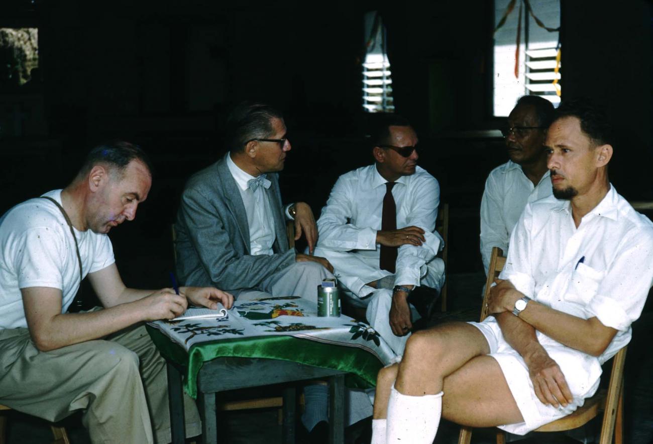 BD/209/7080 - 
Verkiezingen Nieuw Guinea Raad
