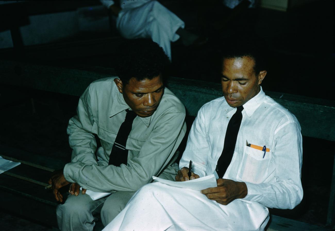 BD/209/7130 - 
Verkiezingen Nieuw Guinea Raad

