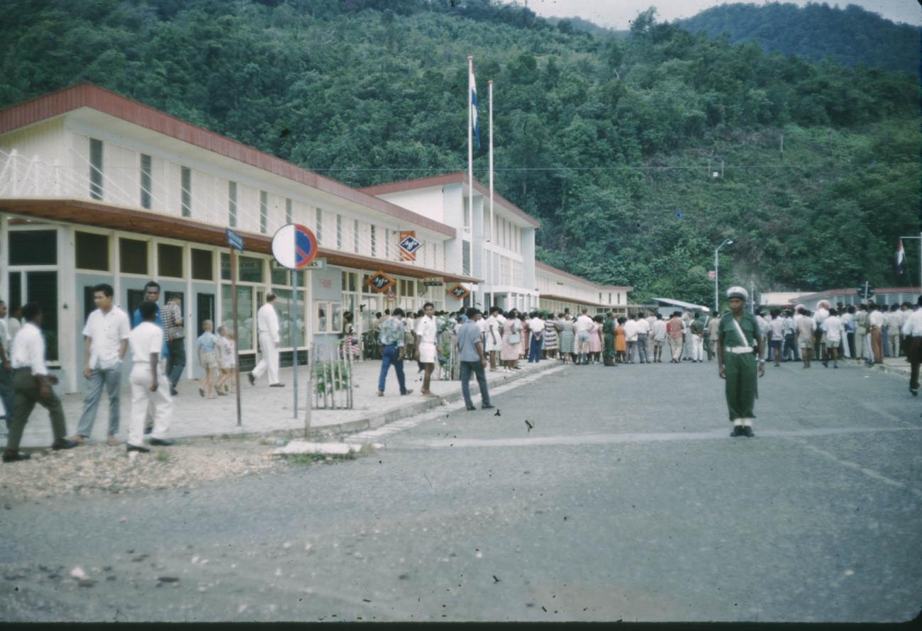 BD/209/9033 - 
Verkiezingen Nieuw Guinea Raad
