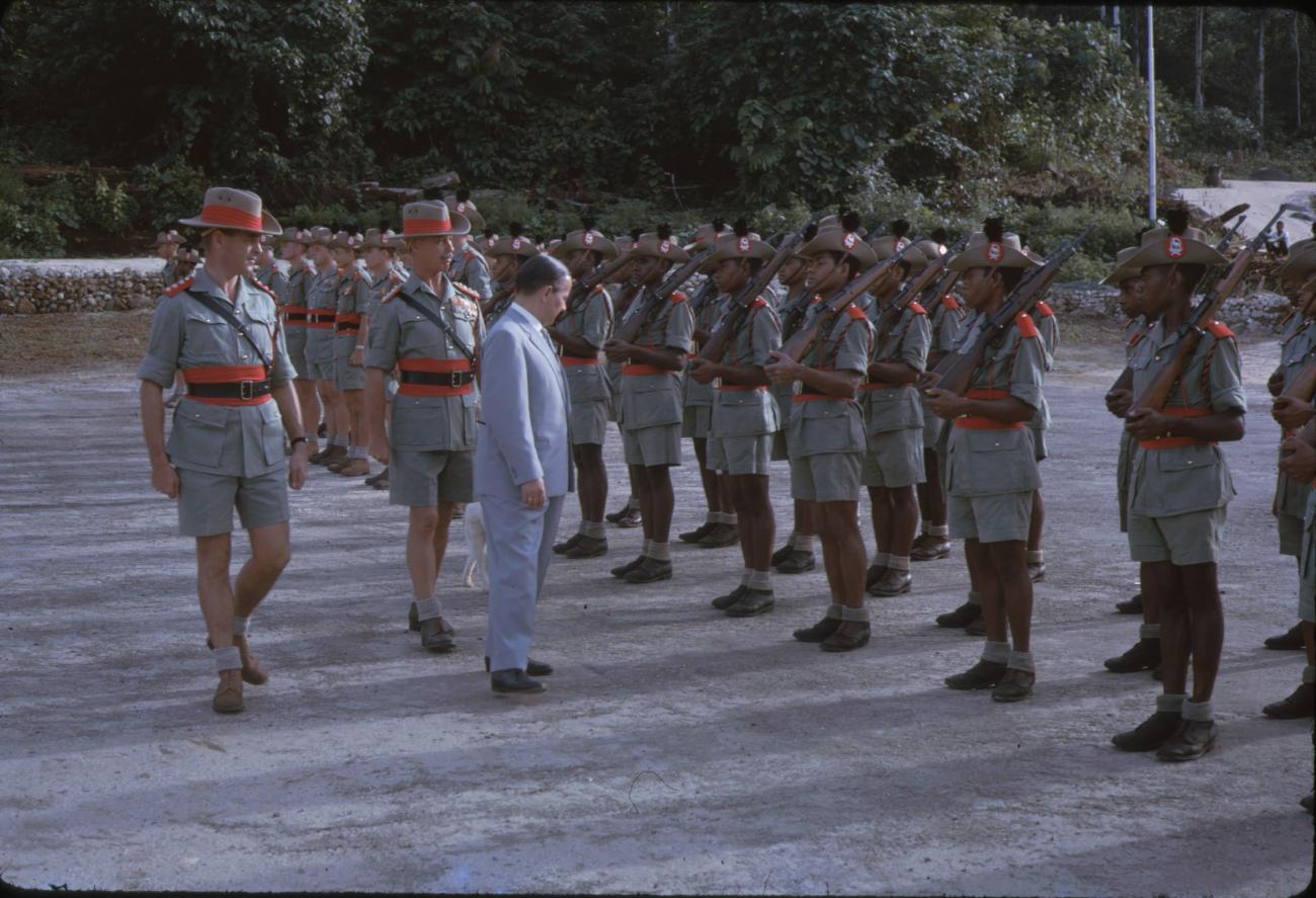 BD/209/9115 - 
Opleidingskamp Papoea Vrijwilligers Korps te Manokwari
