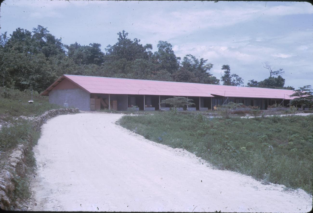 BD/209/9146 - 
Opleidingskamp Papoea Vrijwilligers Korps te Manokwari
