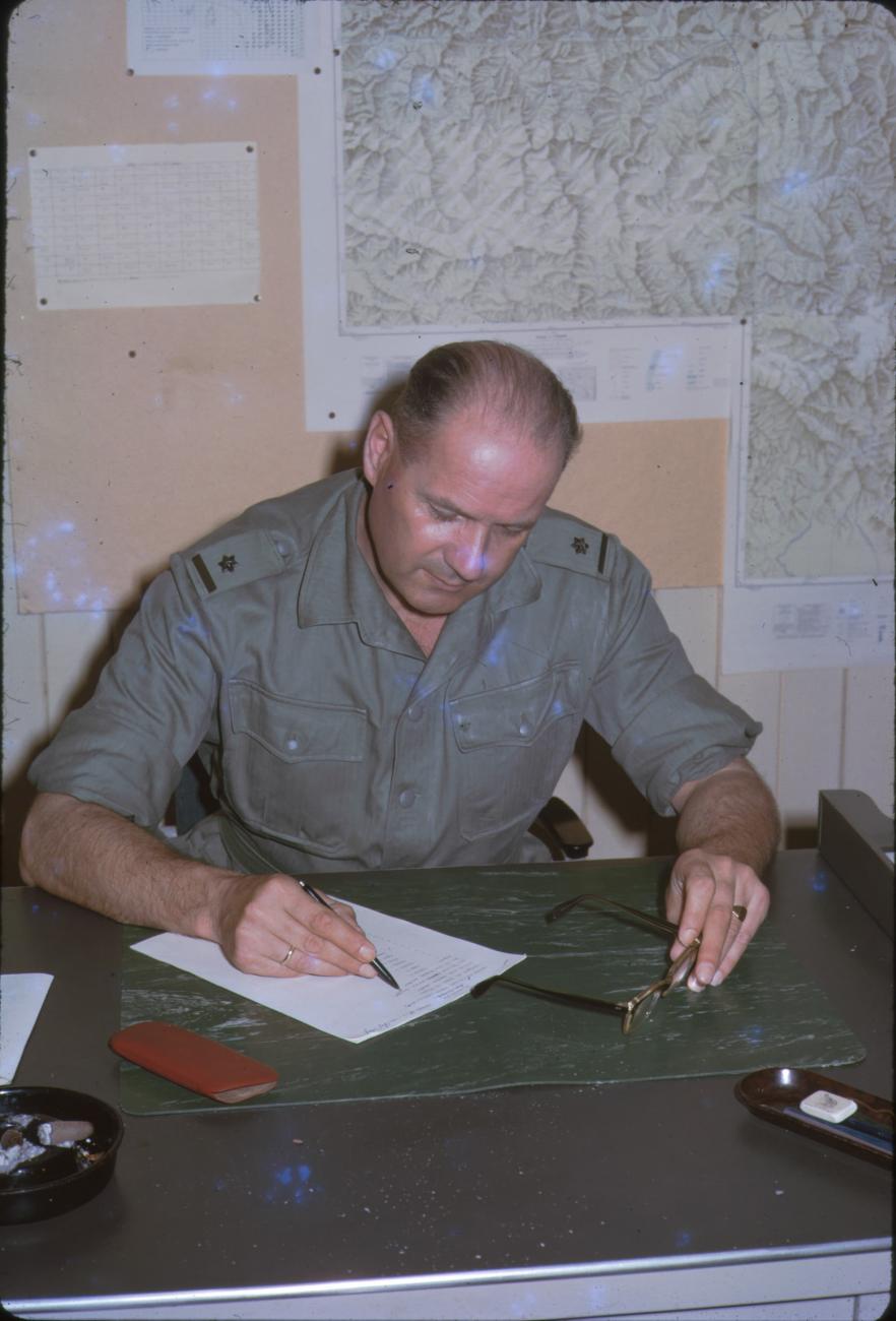 BD/209/9164 - 
Opleidingskamp Papoea Vrijwilligers Korps te Manokwari
