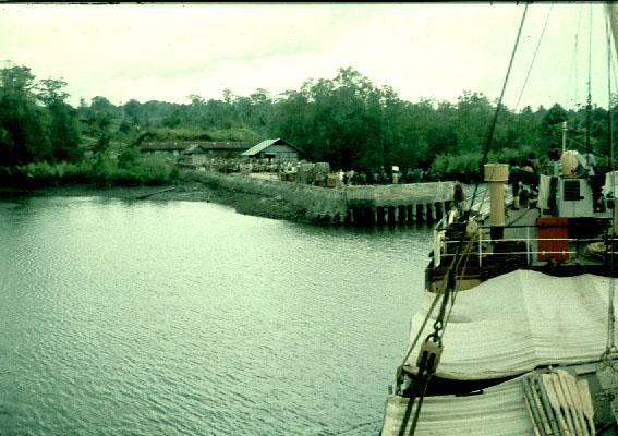 BD/144/201 - 
Foto vanaf schip dat haven binnenvaart
