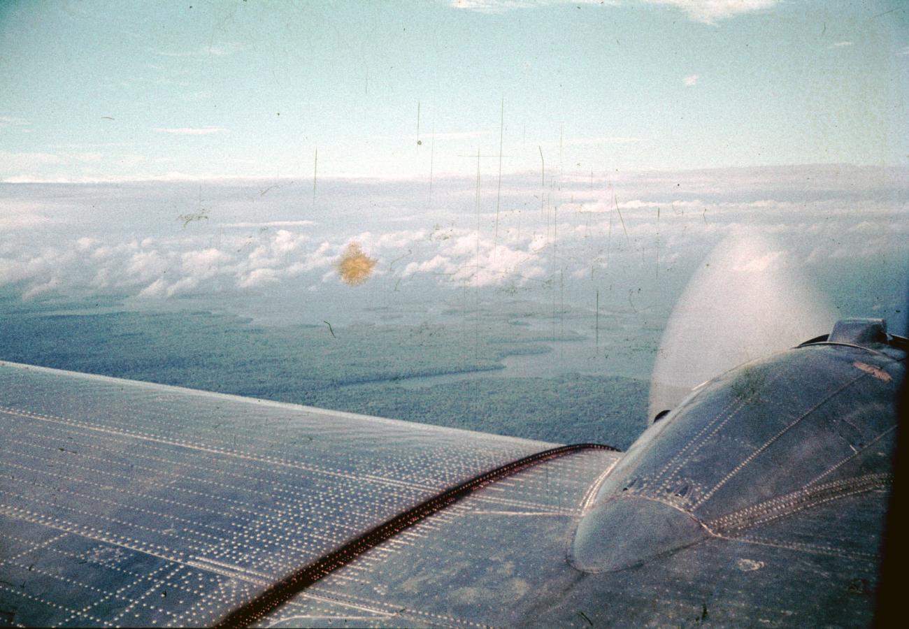 BD/144/412 - 
Foto vanuit vliegtuig
