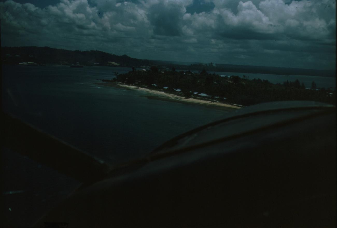 BD/144/590 - 
Luchtfoto eiland
