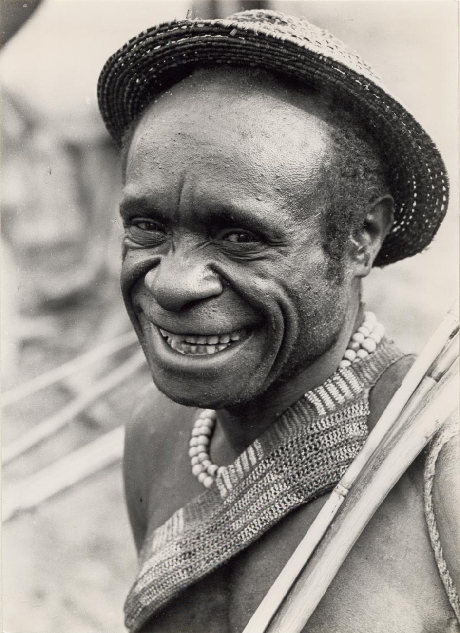 BD/326/32 -
Portret van een Ekagi-papoea
