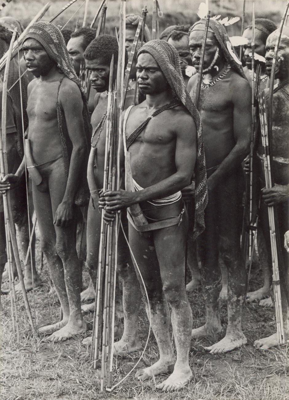 BD/326/36 -
Ekagi-mannen in de Kamu-vallei