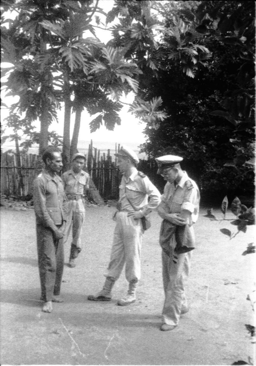 BD/67/236 - 
Conversation of Papua and Western people
