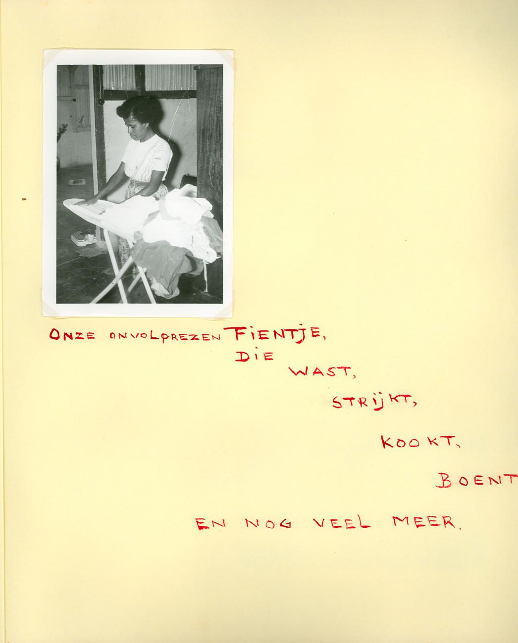 BD/83/17 -
Papoea-vrouw als hulp in de huishouding van het zusterhuis in Sarmi