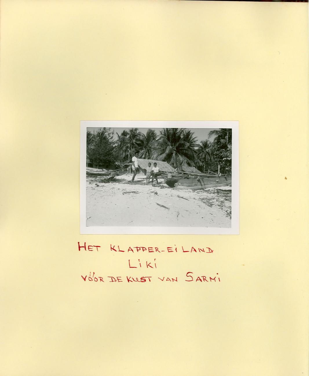 BD/83/28 -
Het klapper-eiland Liki voor de kust van Sarmi