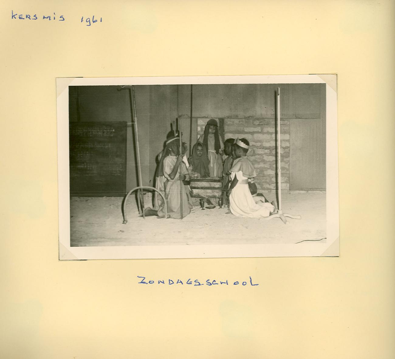 BD/83/92 -
Kerstmisviering op de zondagsschool