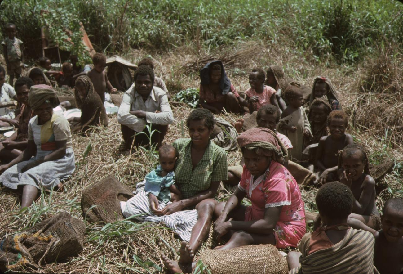 BD/132/197 - 
groep Papua&#039;s
