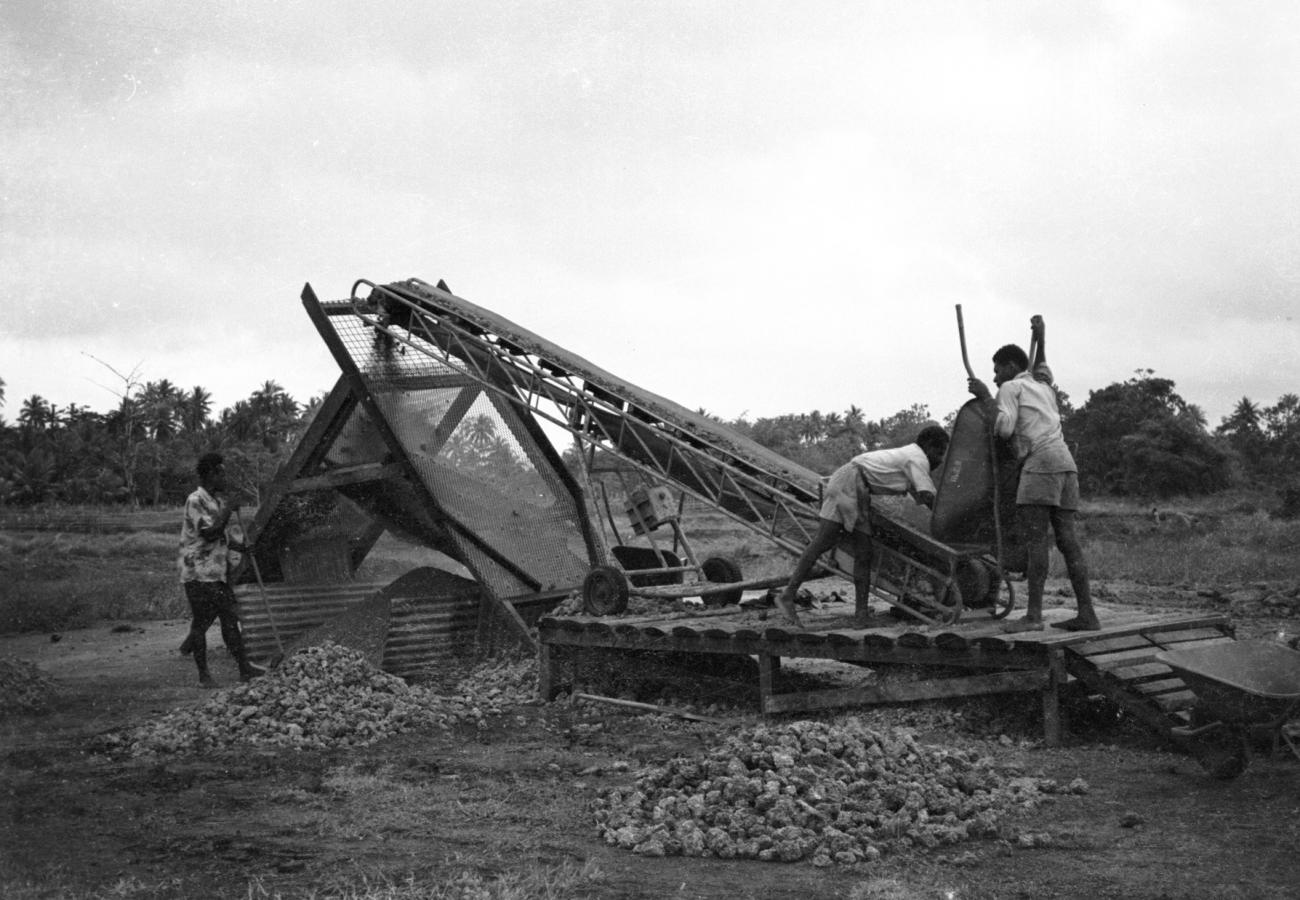 BD/133/1121 - 
Constructiewerkzaamheden met transportband
