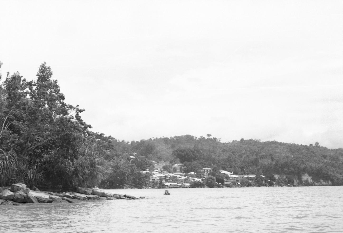 BD/133/1168 - 
View on Fakfak from the sea

