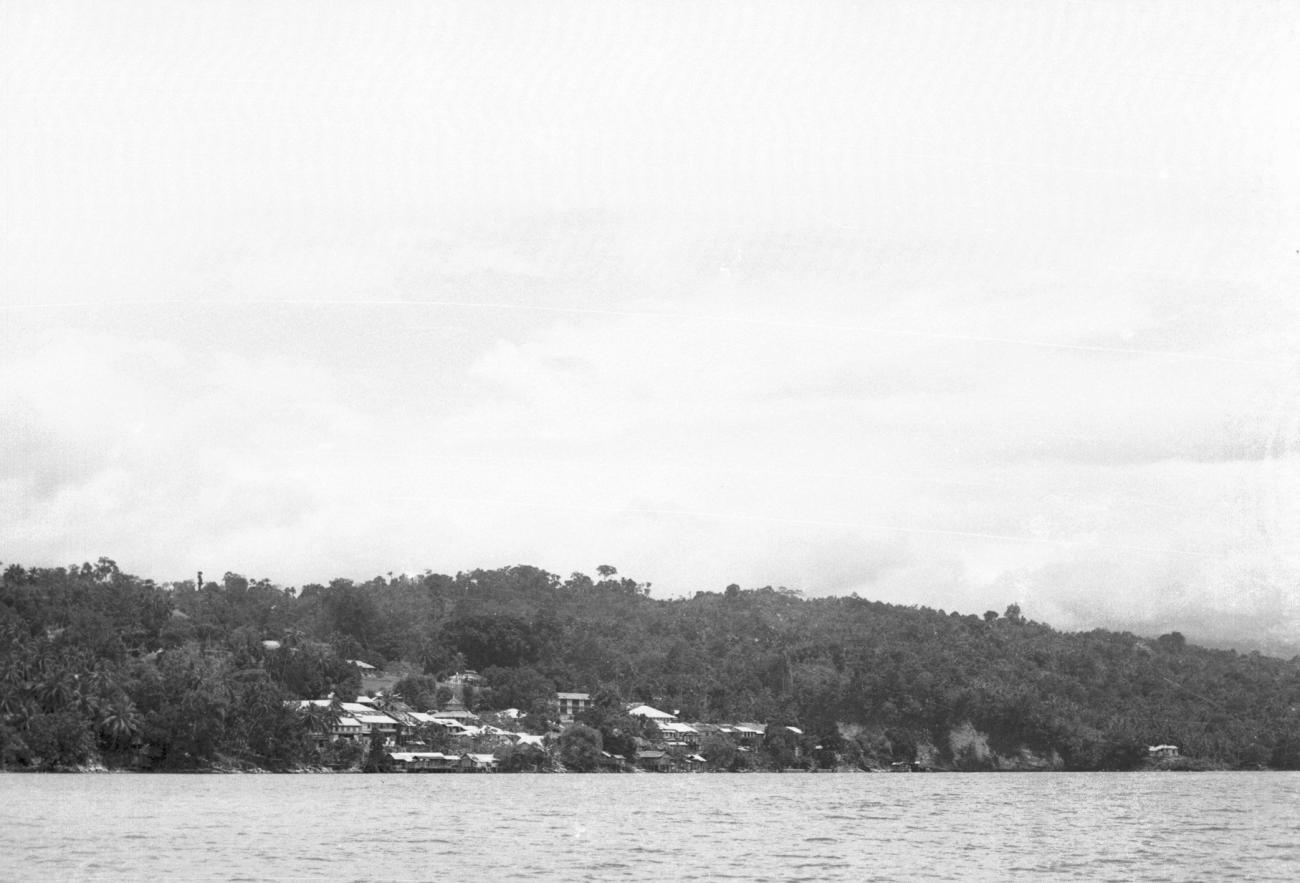 BD/133/1169 - 
View on Fakfak from the sea
