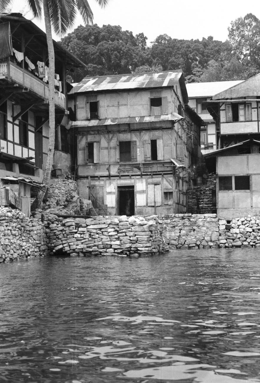 BD/133/1171 -
Fakfak from the water
