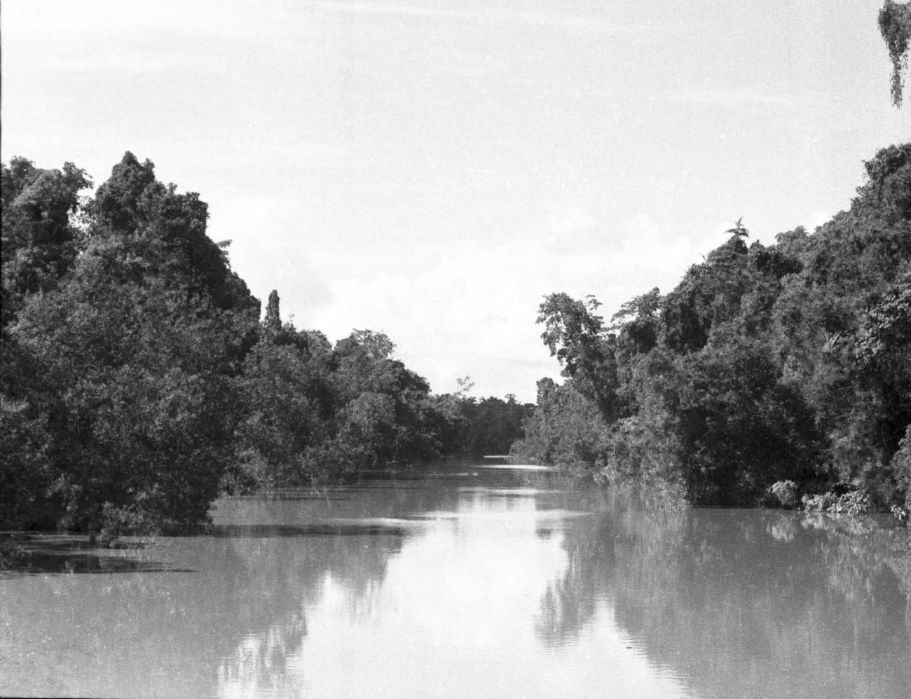 BD/133/467 - 
Opname van de rivier

